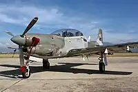 Um EMB-312 Tucano, fabricando pela Embraer, a serviço da força aérea venezuelana.