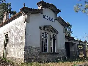 Antigo edifício do Apeadeiro de Lourido, em 2009