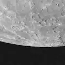 Raios de cratera atravessando o hemisfério sul do planeta