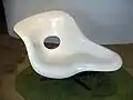 Chaise longue moderna em fibra de vidro