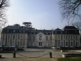 O hôtel de ville.