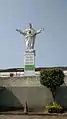 Estátua de Jesus no Instituto Cristóvão Colombo com os dizeres "Jesus em seu coração/Terno e amigo/Acolhe e abençoe/Nossas crianças/ I.C.C 120 anos (1895 - 2015)