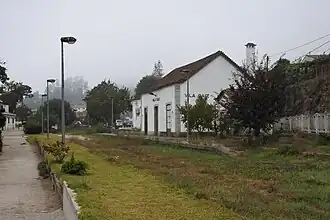 Antigas instalações da estação de Vila Caiz, em 2016
