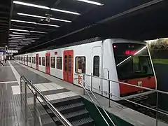 Unitat 112.69 na L6 direção Sarrià a via 1