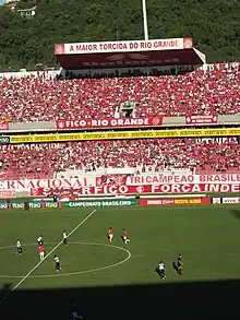 Estádio Beira Rio em dia de jogo