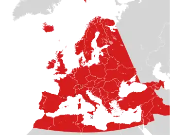 Mapa dos países da Europa, Norte da África e Ásia Ocidental em cinza, com os limites da Área de Transmissão da Europa sobrepostos em vermelho