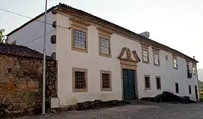Fachada do Paço de Molelos