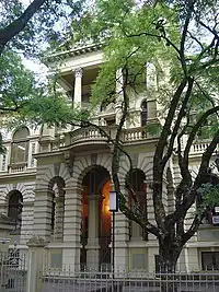 O prédio da Faculdade de Direito da UFRGS.