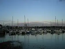 Vista da marina da cidade (town) de Fareham, capital administrativa do distrito (borough) homônimo