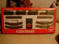 Conjunto completo de ferromodelismo fabricado pela Fleischmann na escala HO.