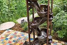 Flowform de cobre no Jardim Vortex de Darmstadt