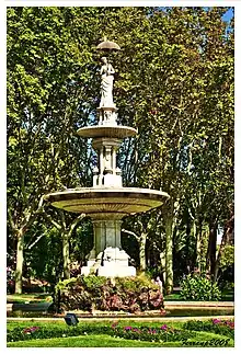 "Dama do Guarda-chuva", de Joan Roig i Solé.