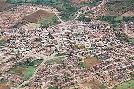 Foto aérea do centro da cidade de Passira.