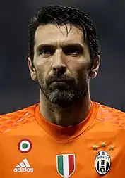 Gianluigi Buffon é o único guarda-redes a ganhar o prémio de "Melhor Futebolista de Clube do Ano da UEFA".