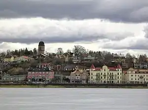 Gnesta vista do lago Frö