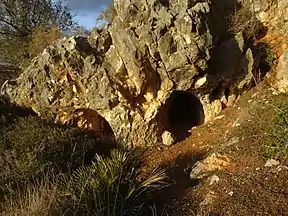 Entrada sul da gruta de Ibne Ammar