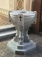 Pia batismal em mármore da Igreja Luterana Martin Luther