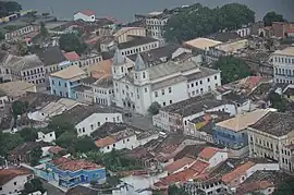 Visão aérea da cidade. Ao centro, a Igreja Matriz.