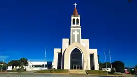 Praça e Igreja São Benedito em Nerópolis