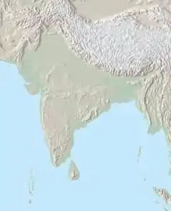 É encontrada no subcontinente indiano.