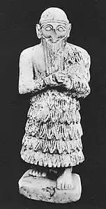 estátua de Isqui-Mari (frente)