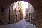 Uma rua típica em Giglio Castello.