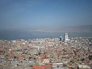 Panorâmica da cidade de Esmirna
