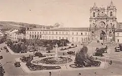 Alcobaça (Praça 25 de Abril).