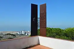 Monumento a Pablo Neruda no Jardim dos Capuchos