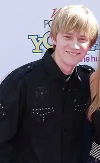Jason Dolley como Newt Livingston