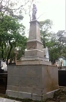 Túmulo de Adriano Correa de Andrade no Cemitério da Consolação