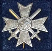 1ª Classe - com espadas