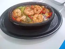 Kiremitte karides, un prato turco de gambas.