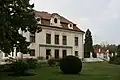 Villa de Kramář visto do jardim.