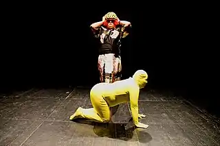 Espectáculo Kusama e Warhol das produções D. Mona.