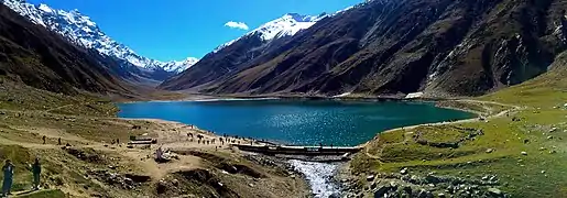 Uma visão completa do Lago Saif-ul-Muluk