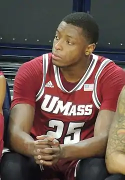 Cady Lalanne jogando pela Universidade de Massachusetts em 2014