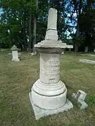 Um dos monumentos históricos do Cemitério Lapidário de Arte