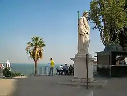 Largo das Portas do Sol - Partilhado com a freguesia de Santiago.