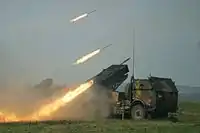 Um lança-foguetes LAROM, de fabricação romena.