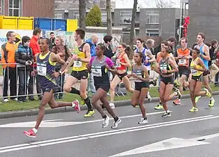 A elite feminina na edição de 2013.