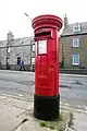 Pillar Box em Lerwick, Shetland, mostrando a Coroa da Escócia.