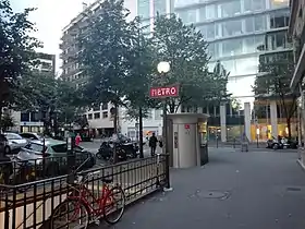 Acesso principal da estação.