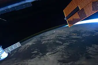 Uma estrela cadente vista da ISS