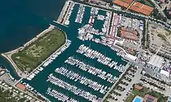 O pequeno porto de Lucija