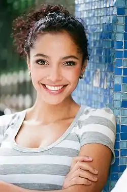 Márcia de Oliveira como a cômica Graça.