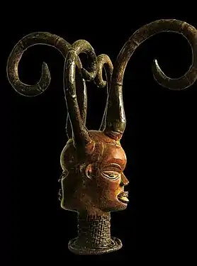 Máscara Egbo Ecói. Ecóis, Nigéria/Camarões (século XIX)