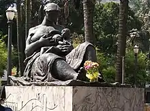 Monumento à Mãe Preta, atrás da Igreja do Rosário