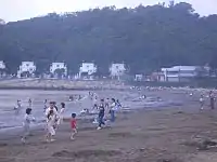 A Praia de Hac-Sá, uma das praias mais famosas de Macau. Possui areia de cor acastanhada e preta. Hac-Sá, em chinês, significa "areia preta".