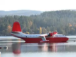 Um Martin JRM Mars, um dos bombarderos de água maiores do mundo.